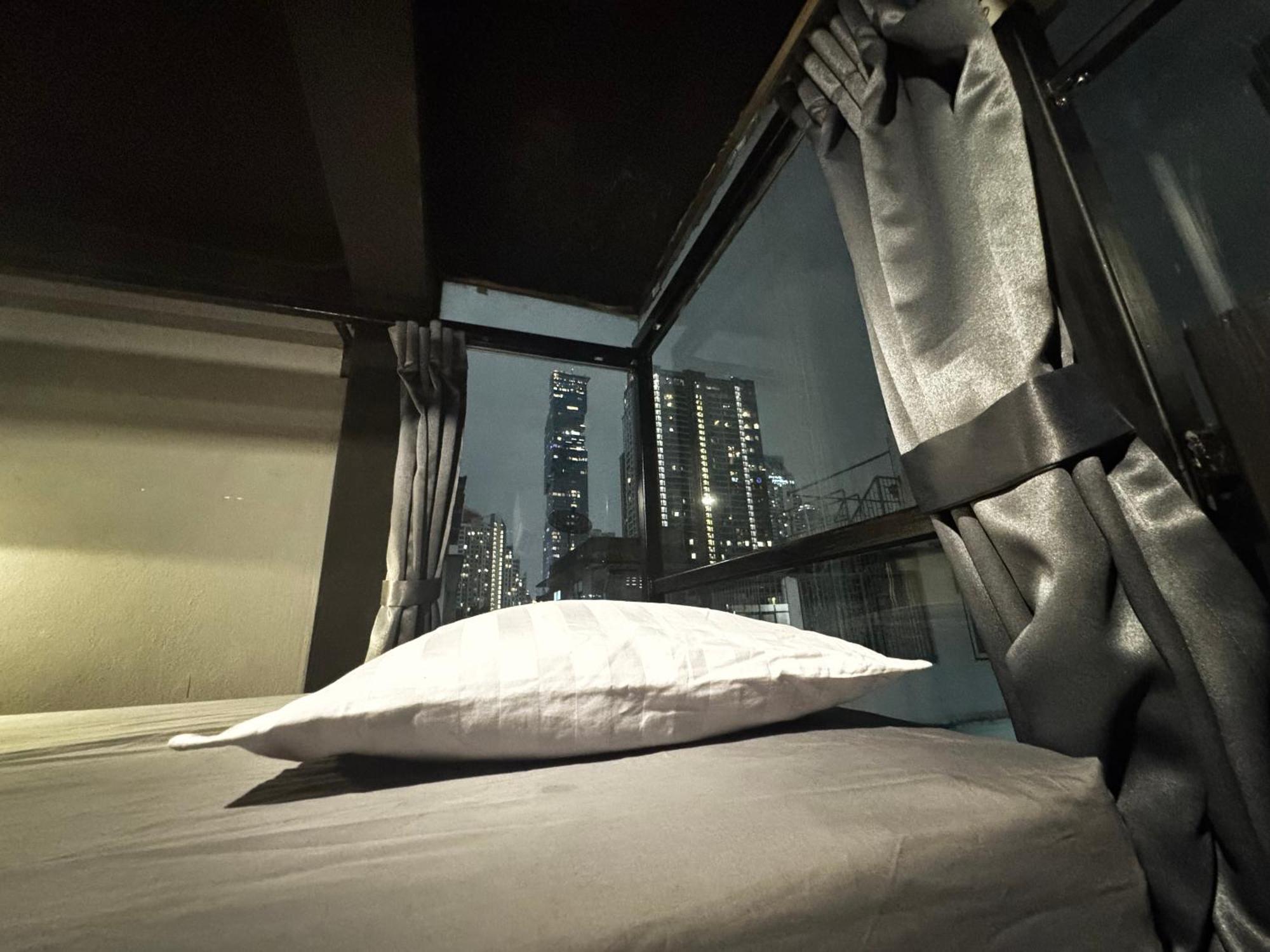 Stay At Pan Hostel Bangkok Esterno foto