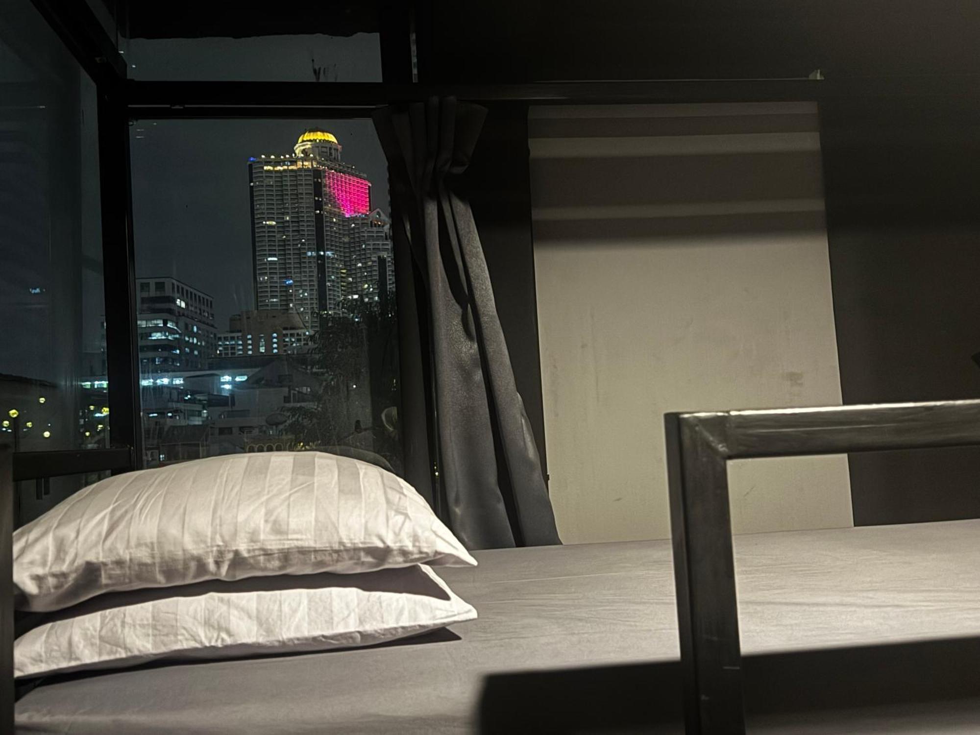 Stay At Pan Hostel Bangkok Esterno foto