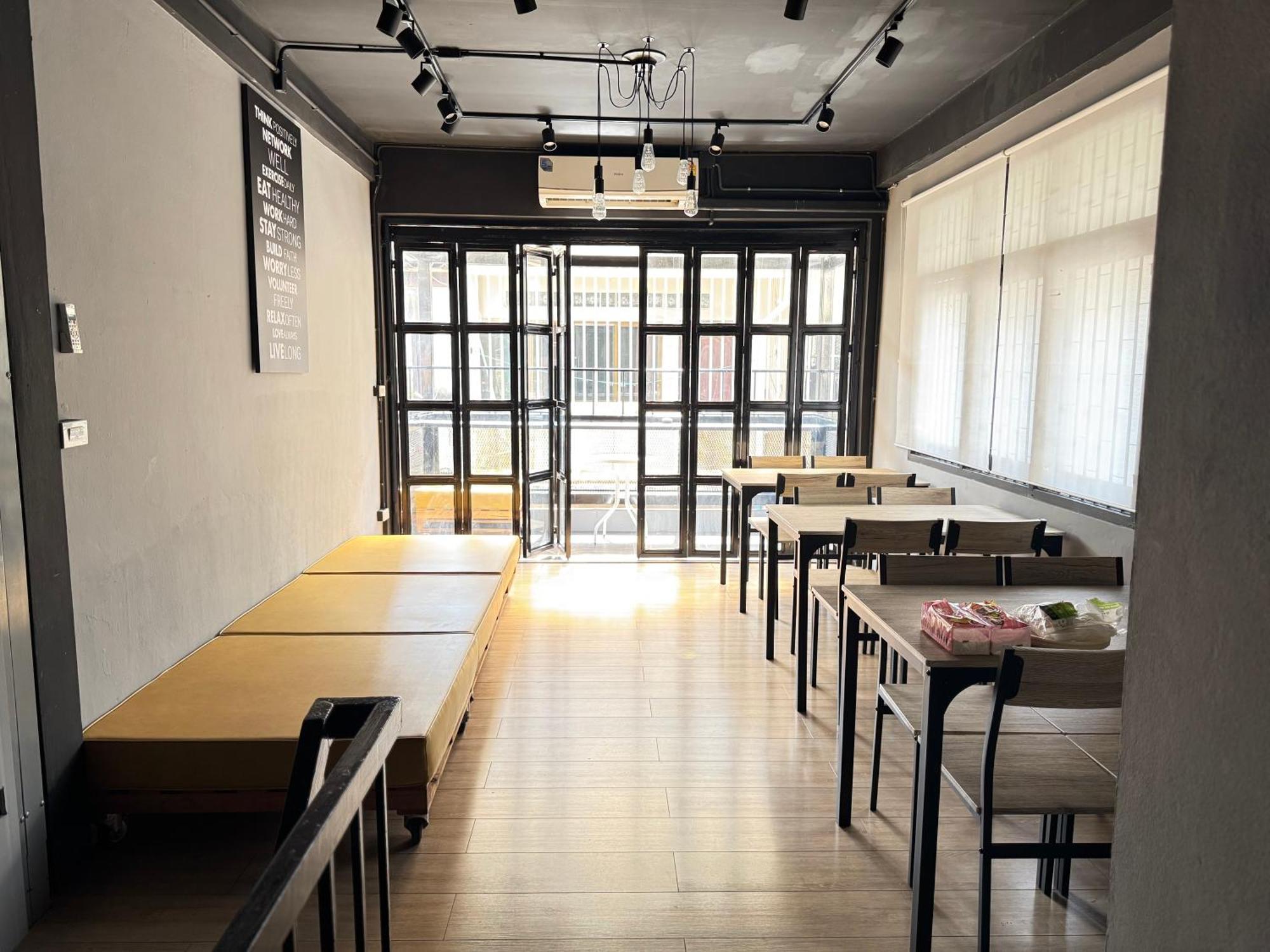 Stay At Pan Hostel Bangkok Esterno foto