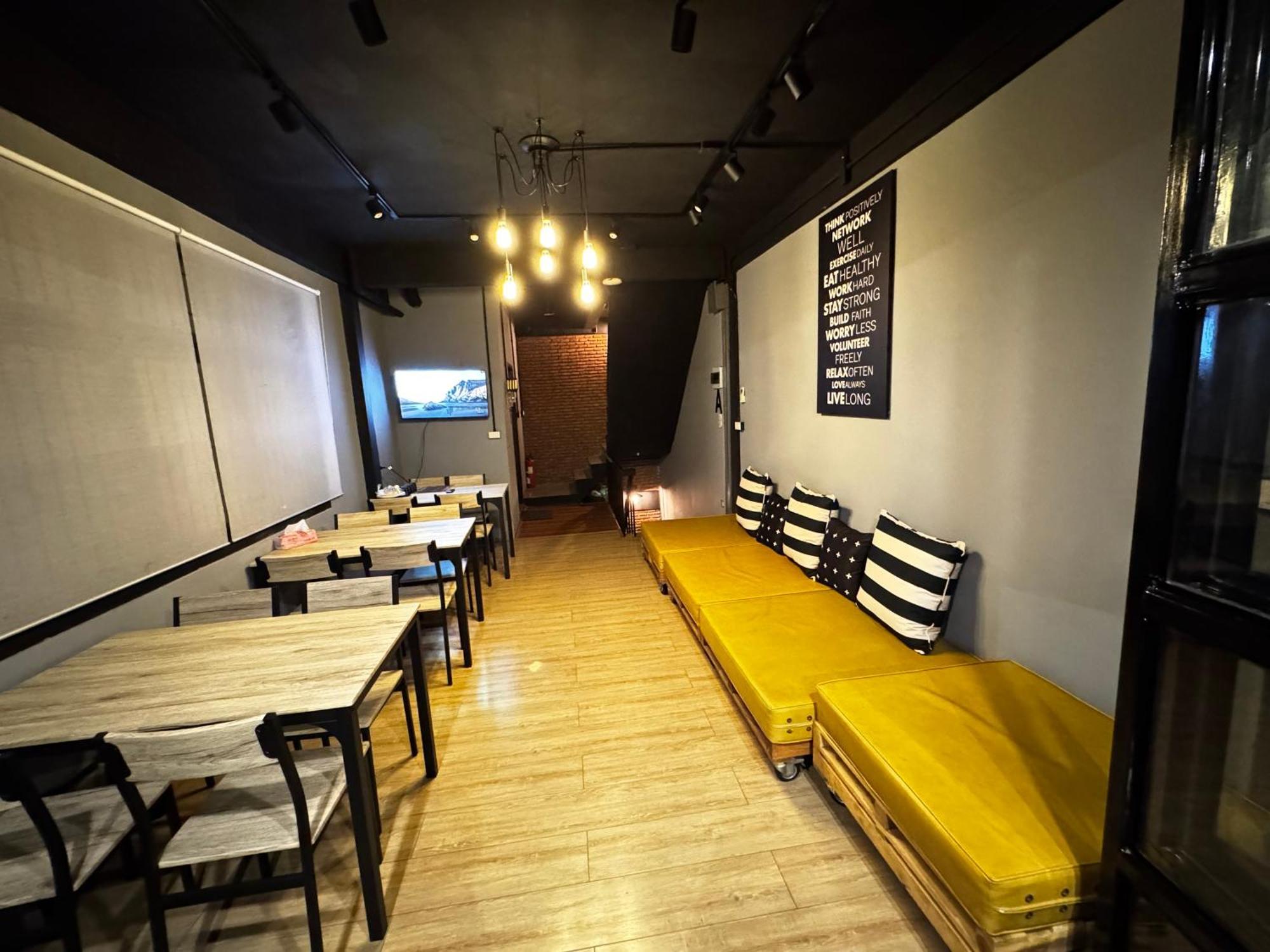 Stay At Pan Hostel Bangkok Esterno foto
