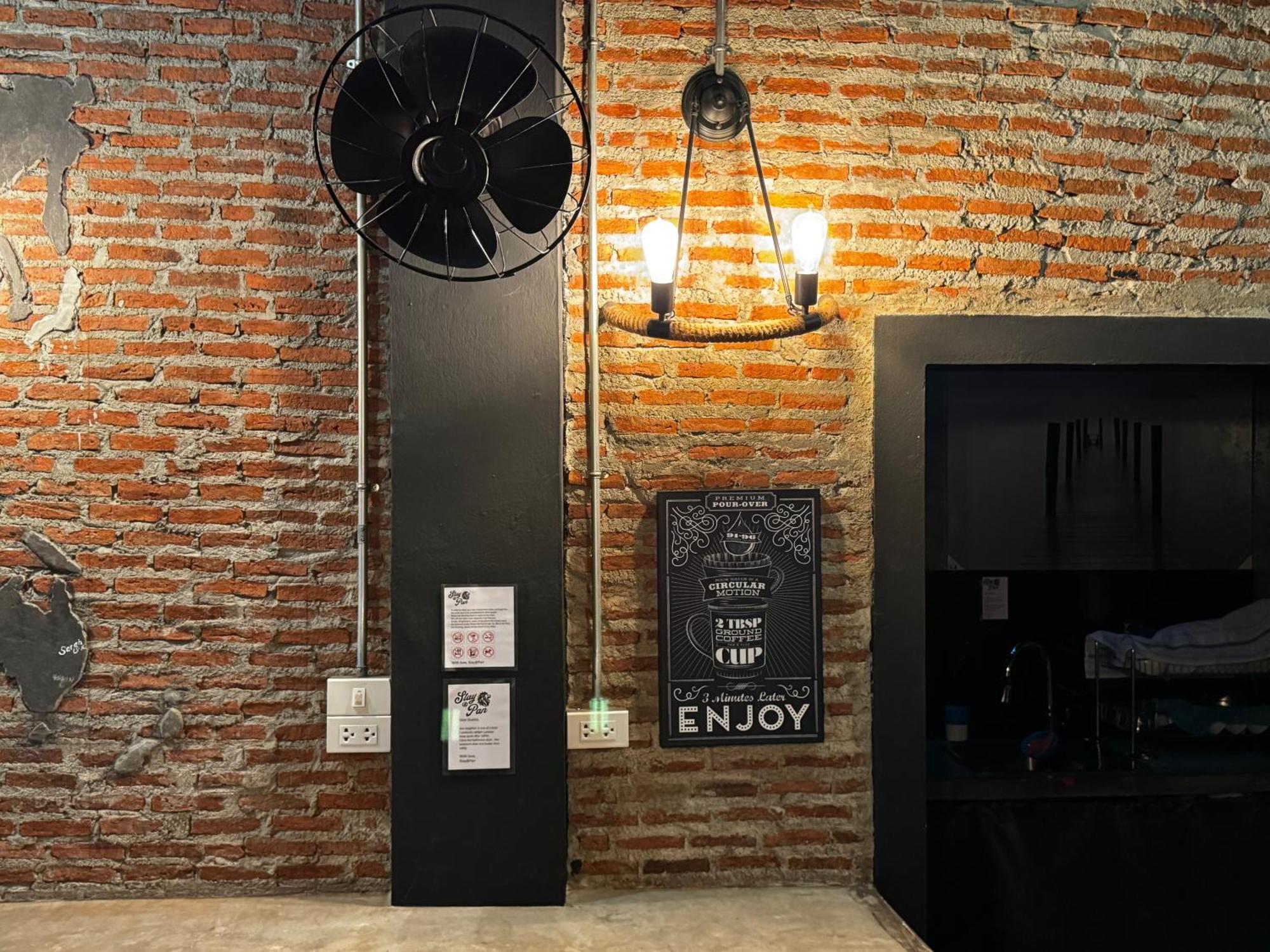 Stay At Pan Hostel Bangkok Esterno foto